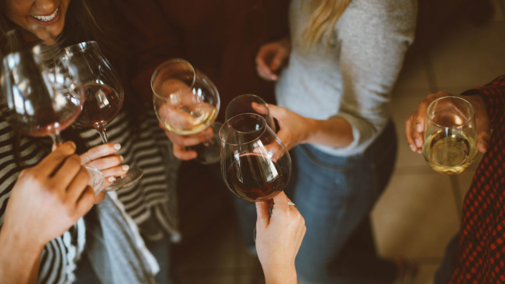 Worst-Mistakes-to-Make-While-Attending-a-Wine-Party-on-readcrazy