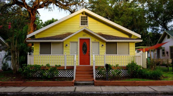 Why-You-Should-Add-a-Plant-to-the-Modular-Home-on-readcrazy