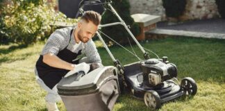 Lawn-Sweeper-Vs-Bagger-Which-One-Will-Make-Your-Yard-Shine-on-readcrazy